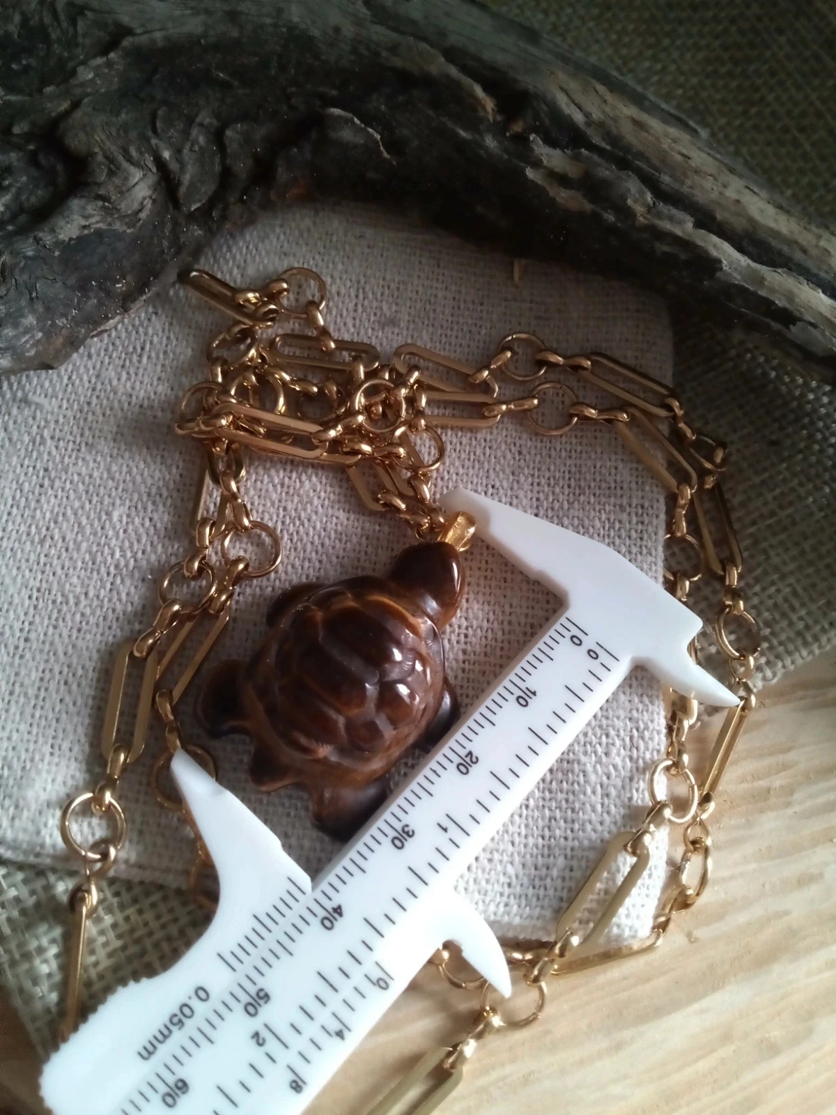 Collier pendentif tortue en pierre oeil de tigre – photo 2